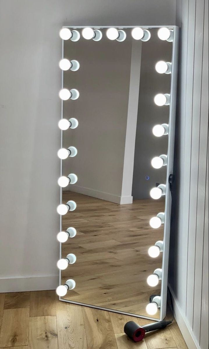 Illuminate Your Reflection, Elevate Your Confidence